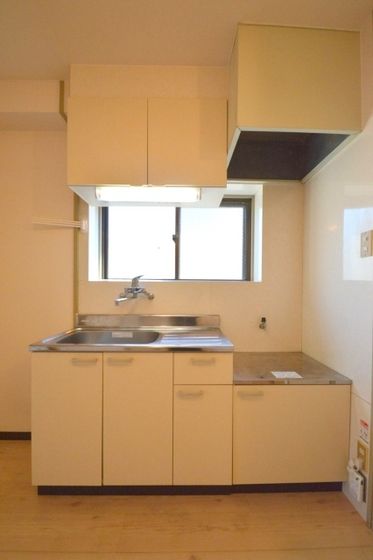 �y�L�b�`���z�@