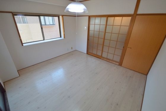 �y�����E���r���O�z�@