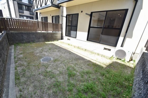 �y���]�z�@