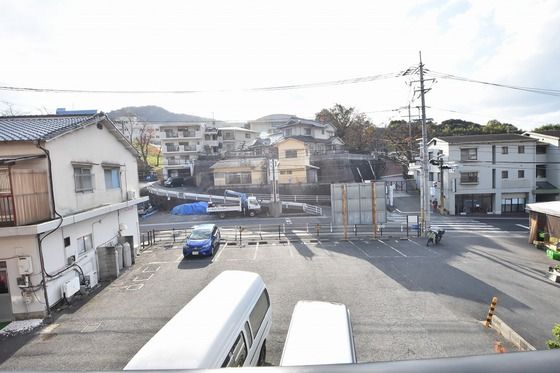 �y���]�z�@