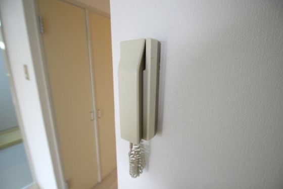 �y�Z�L�����e�B�z�@