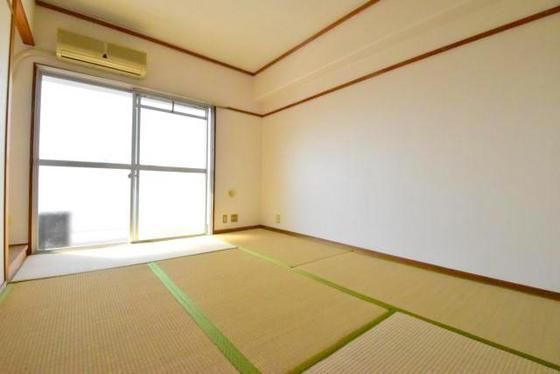 �y�����E���r���O�z�@