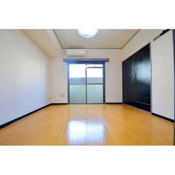 �y�����E���r���O�z�@