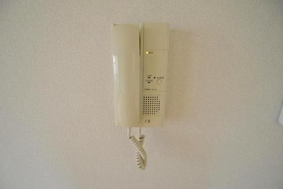 �y�Z�L�����e�B�z�@