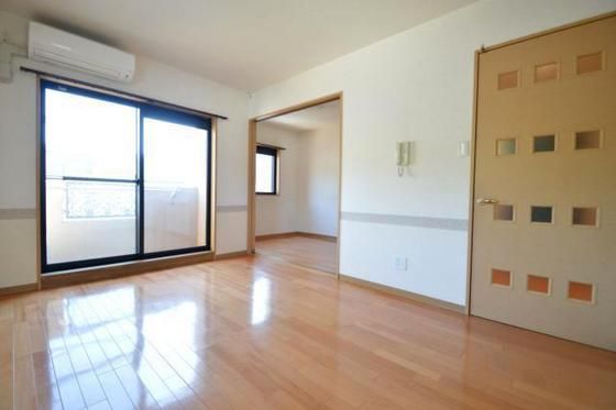 �y�����E���r���O�z�@