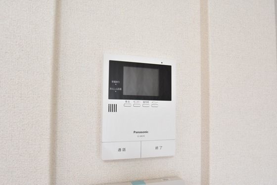 �y�Z�L�����e�B�z�@