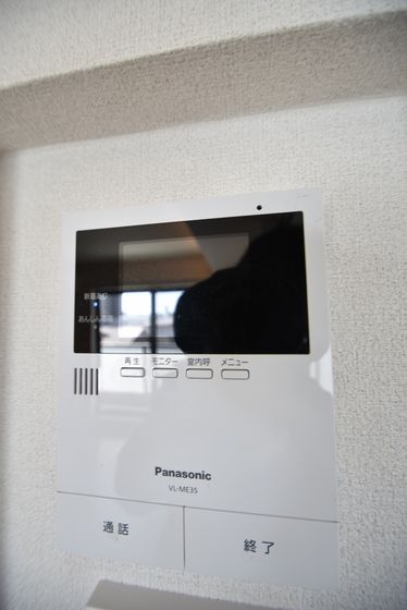 �y�Z�L�����e�B�z�@