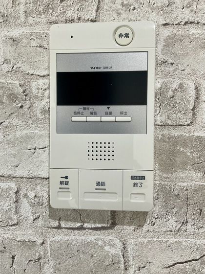 �y�Z�L�����e�B�z�@