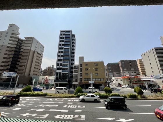 �y���]�z�@