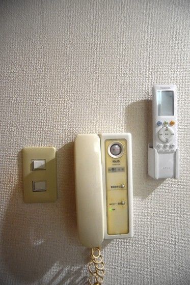 �y�Z�L�����e�B�z�@