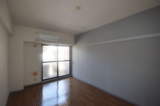 �y�����E���r���O�z�@