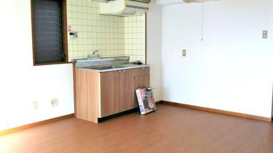 �y�����E���r���O�z�@