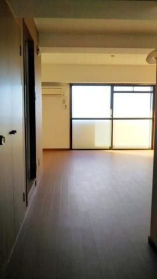 �y�����E���r���O�z�@