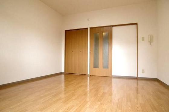 �y�����E���r���O�z�@