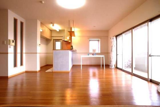 �y�����E���r���O�z�@