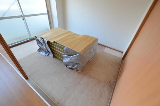 �y�����E���r���O�z�@