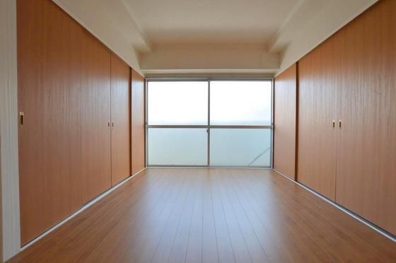 �y�����E���r���O�z�@