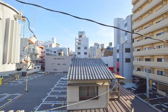 �y���]�z�@