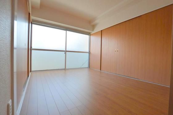 �y�����E���r���O�z�@