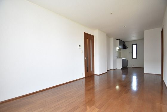 �y�����E���r���O�z�@