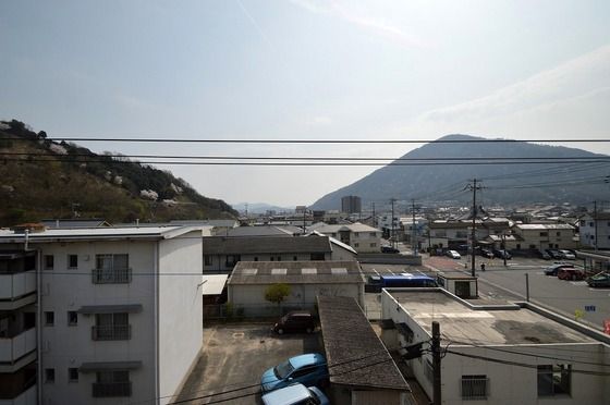 �y���]�z�@