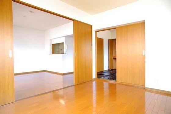 �y�����E���r���O�z�@