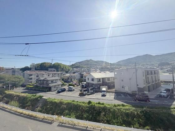 �y���]�z�@