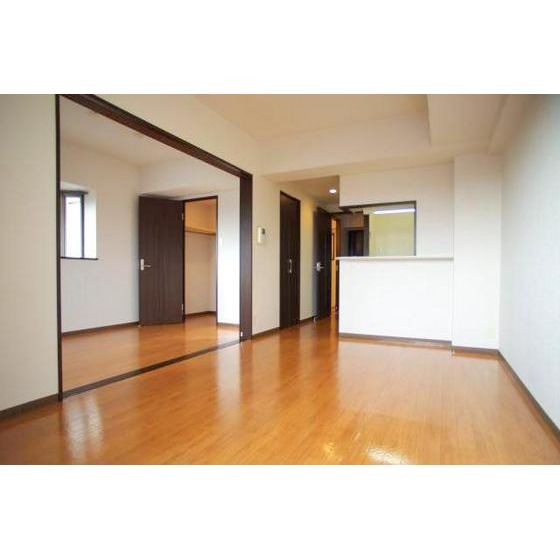 �y�����E���r���O�z�@