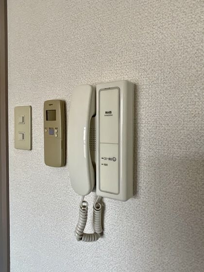 �y�Z�L�����e�B�z�@