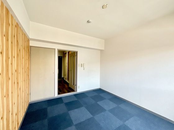 �y�����E���r���O�z�@