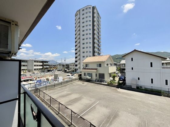 �y���]�z�@