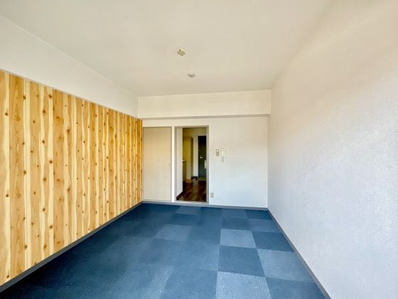 �y�����E���r���O�z�@