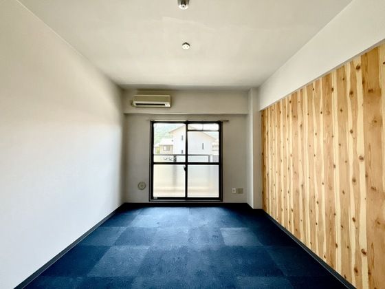 �y�����E���r���O�z�@