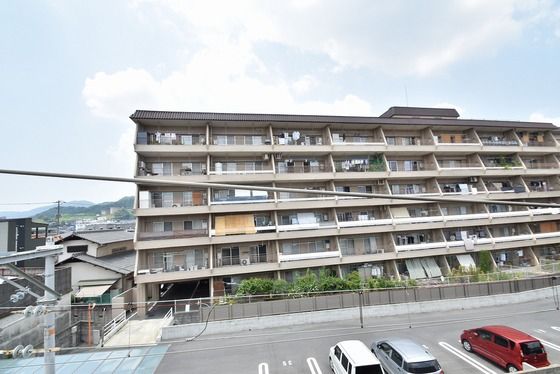 �y���]�z�@