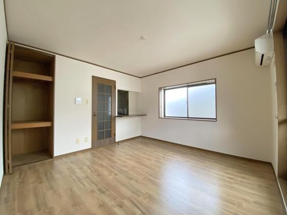 �y�����E���r���O�z�@