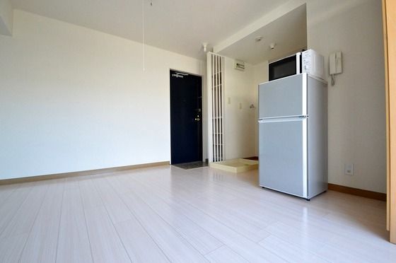 �y�����E���r���O�z�@