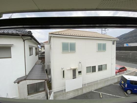 �y���]�z�@