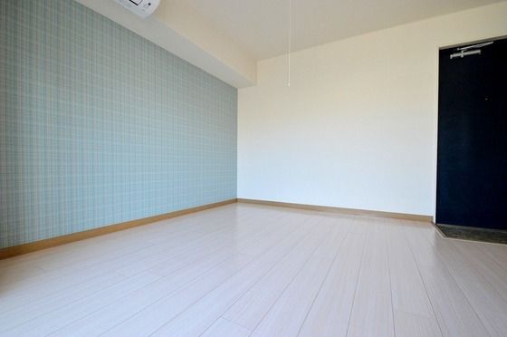 �y�����E���r���O�z�@