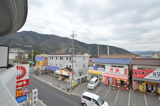 �y���]�z�@