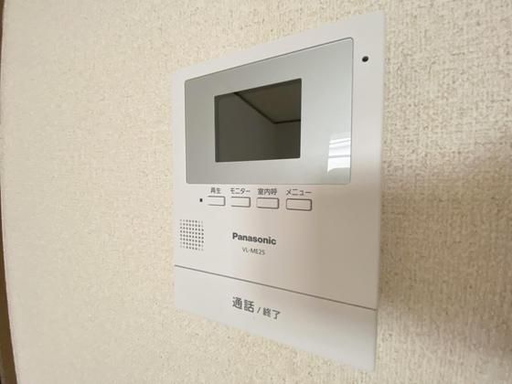 �y�Z�L�����e�B�z�@