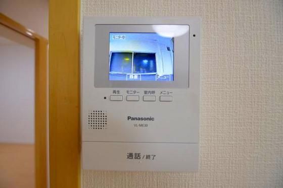 �y�Z�L�����e�B�z�@