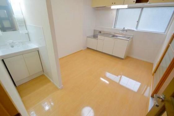 �y�����E���r���O�z�@