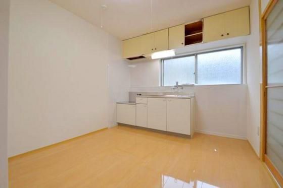 �y�����E���r���O�z�@