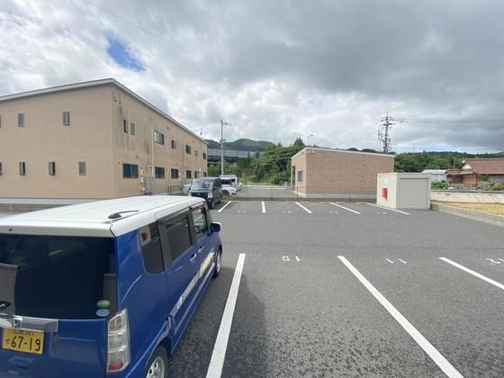 �y���]�z�@