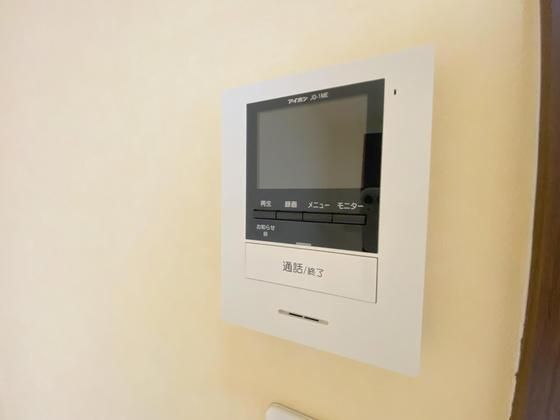 �y�Z�L�����e�B�z�@