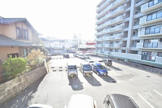 �y���]�z�@