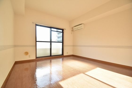 �y�����E���r���O�z�@