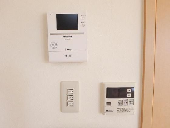 �y�Z�L�����e�B�z�@�s�u���j�^�[�C���^�[�z���ł��q�l�����S(^^)