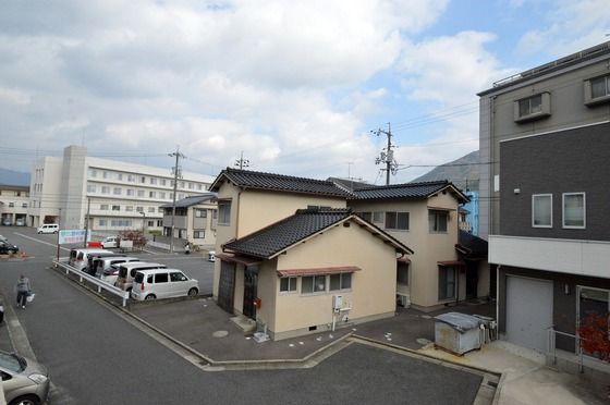 �y���]�z�@