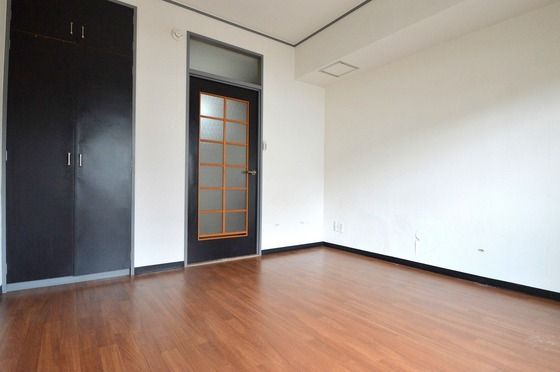 �y�����E���r���O�z�@